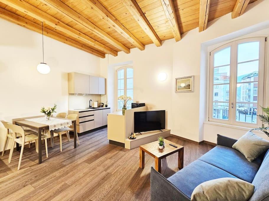 Plaza Deluxe Modern Center House - View Como Lake - Top Privacy エクステリア 写真